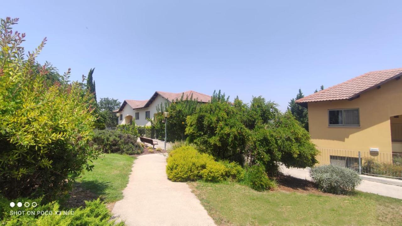 Tzuba Hotel Exterior foto